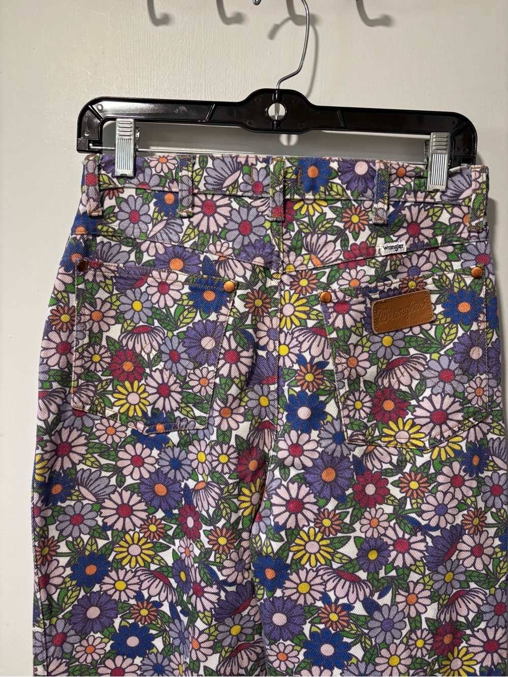 Wrangler Wanderer High Rise Flare Jeans Flower Floral Print Hippie Size 28 - Picture 4 of 11